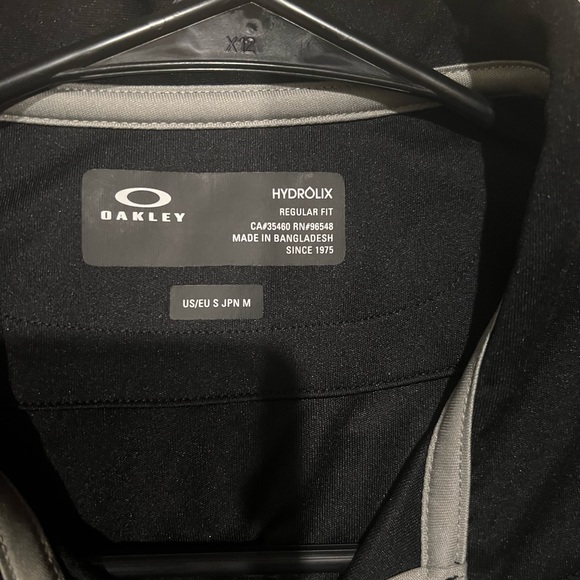 Oakley Hydrolix Polos. Men’s US Small. Various colors. Like new. - Picture 2 of 5